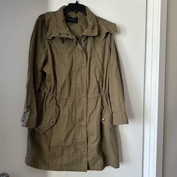 Banana Republic Military Park in Olive Green - Picture 4 of 16